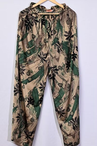 Pantalon Kimono feuilles noires sur marbré vert et beige