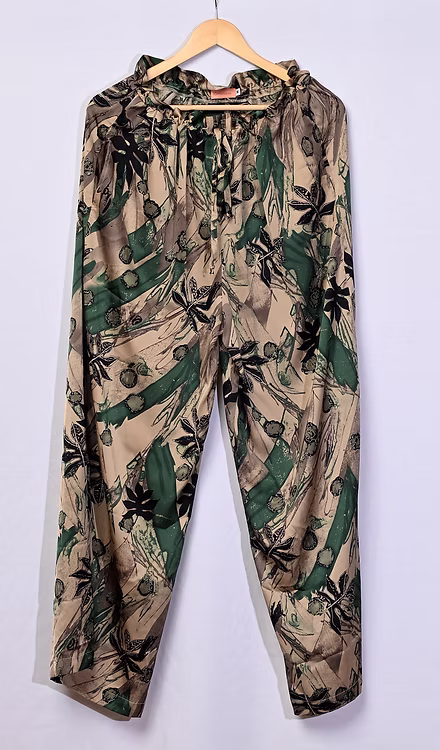 Pantalon Kimono feuilles noires sur marbré vert et beige