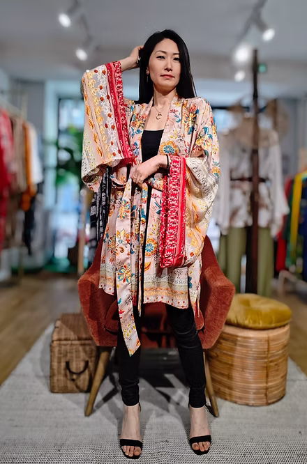 Veste kimono en mousseline motif de fleurs