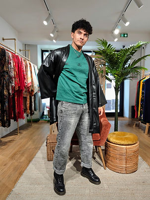 Veste kimono Longue en similicuir noir sans motifs